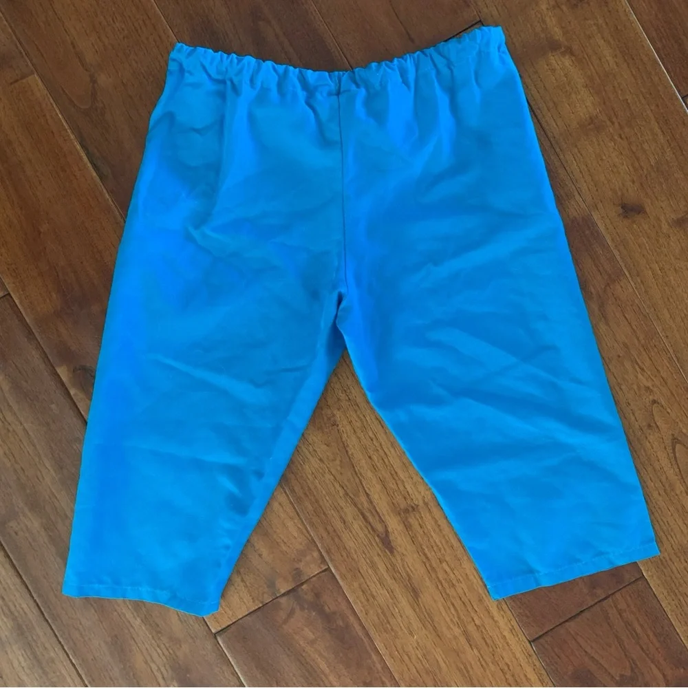 Medline Kids Hospital Scrubs Size xs 4T? Aqua/Grey V-neck Short Sleeve Halloween